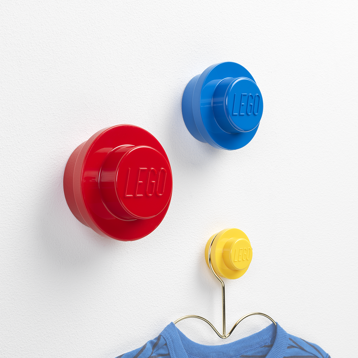 Wall hangers in LEGO colors, kidsroom, fun, design, create, set